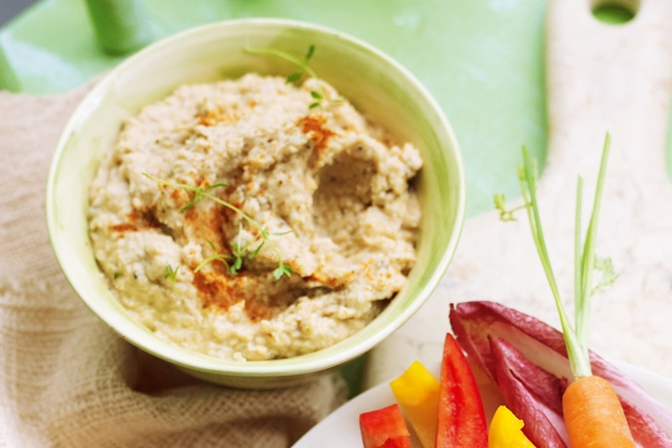 Crudités with tuna and bean dip