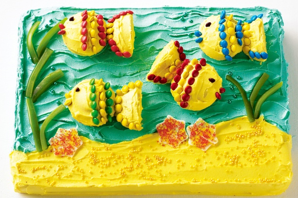 Fish tank cake