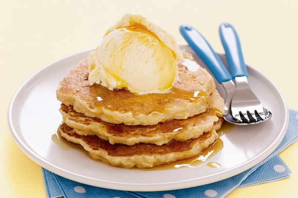 Apple and cinnamon pancakes