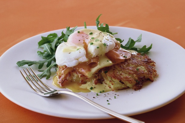 Potato rosti with smoked salmon, egg and hollandaise