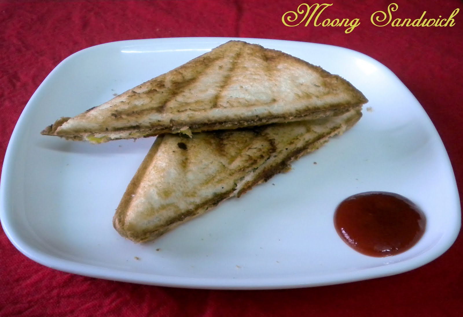 Cheesy Moong Sandwich