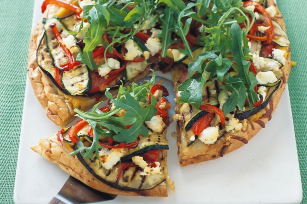 Barbecued vegetable pizza