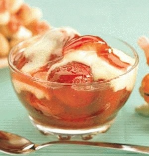 Strawberry Stew with Banana Custard