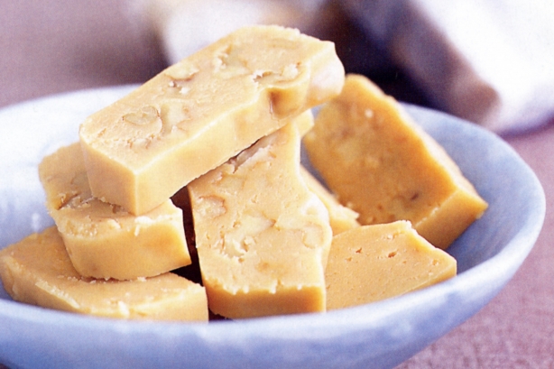 White chocolate liqueur fudge