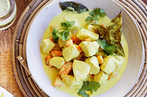 Cari ga (chicken curry)