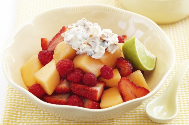 Berry fruit salad with crunchy yoghurt