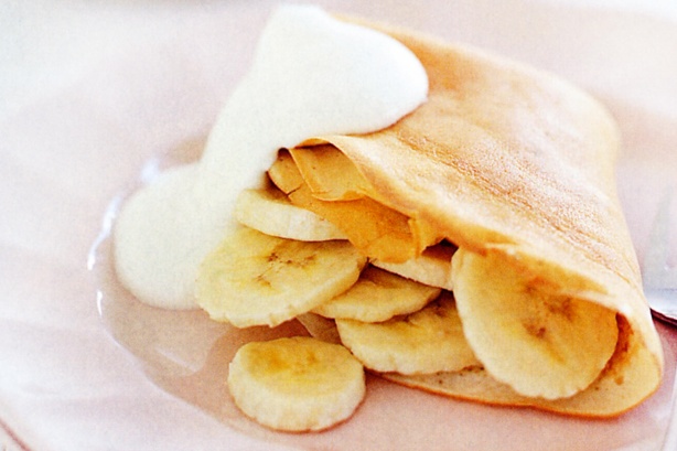Banana pancakes with coconut cream