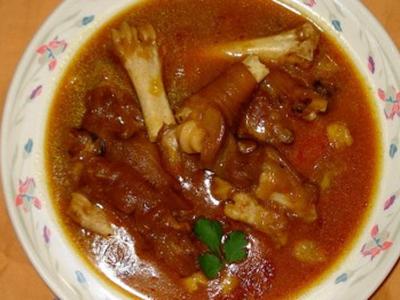 Paya -Attu kalu curry